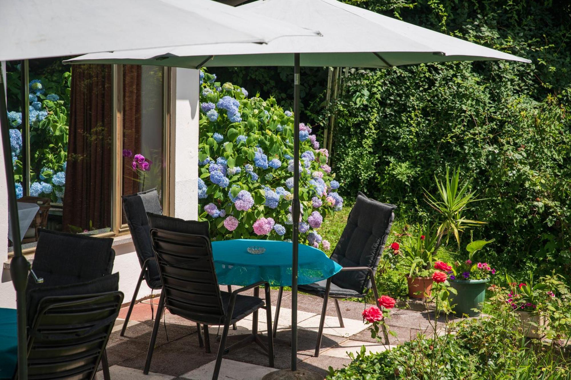 Hotel Garni Seeroesl Am Woerthersee , Kaernten 크롬펜돌프 외부 사진