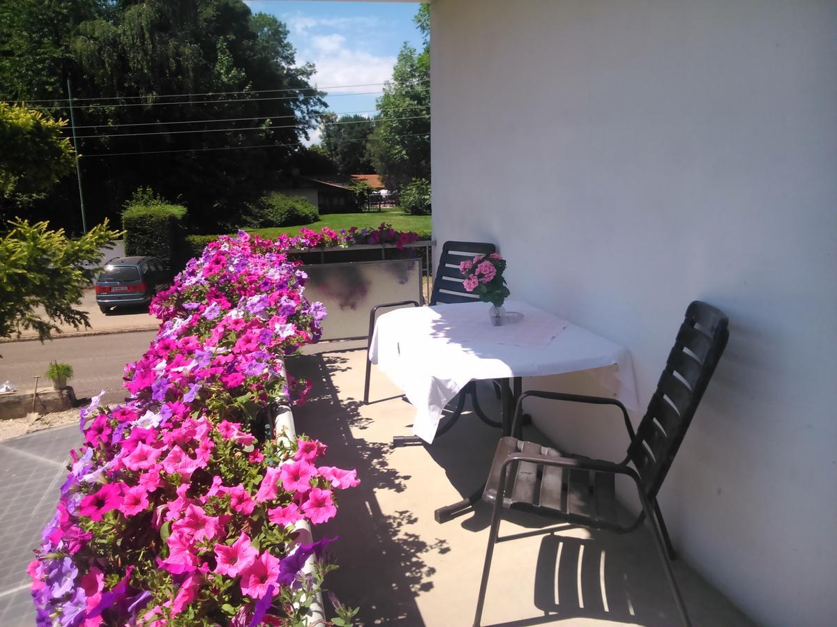 Hotel Garni Seeroesl Am Woerthersee , Kaernten 크롬펜돌프 외부 사진