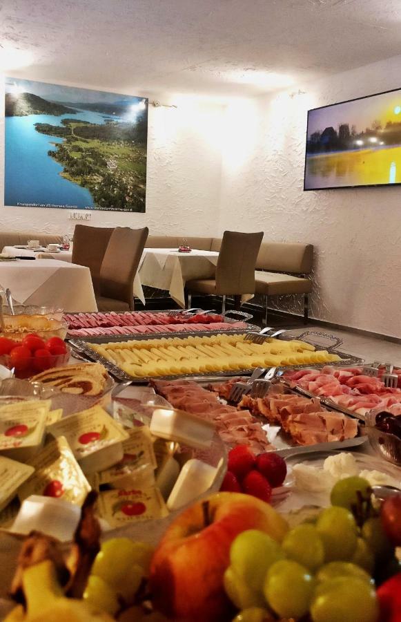 Hotel Garni Seeroesl Am Woerthersee , Kaernten 크롬펜돌프 외부 사진